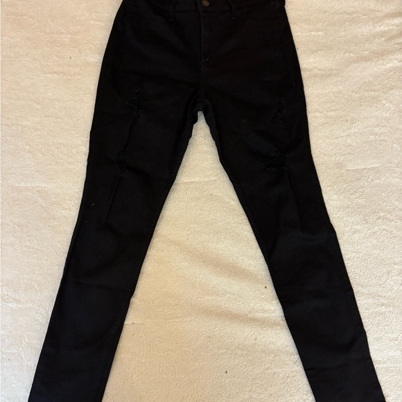 Hollister Women's High Rise ripped Black Jeans - Picture 1 of 4